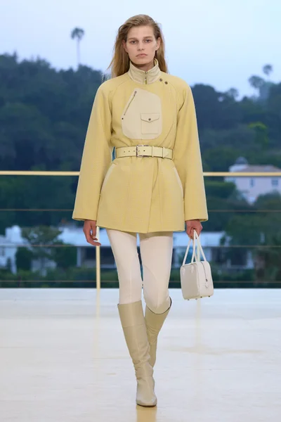 Look 3
